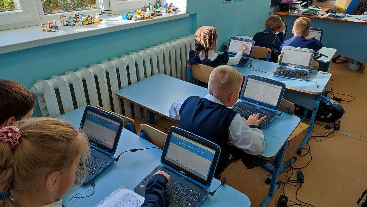 В МАОУ гимназии №32 г. Калининград продолжается обучение по Федеральному проекту &amp;quot;Первые шаги к цифровой школе&amp;quot;.
