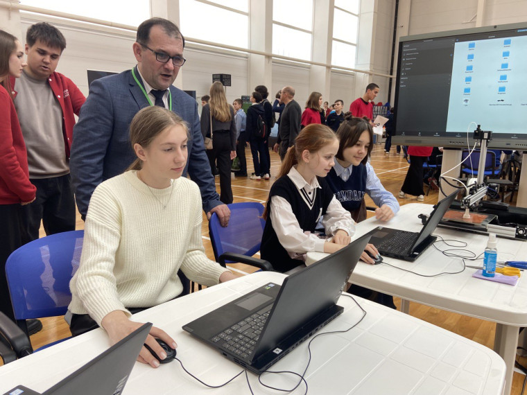 18 апреля на «АВТОТОР-Арене» прошел финальный этап Всероссийского фестиваля детских инновационных проектов «ИНОТ_39».